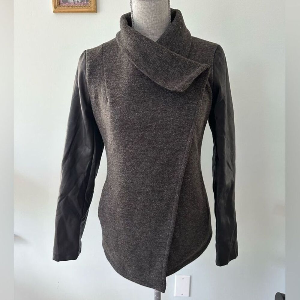 Fabletics Milano Coat Grey Black Faux Leather Sleeve Wrap Jacket size Small - Picture 2 of 10